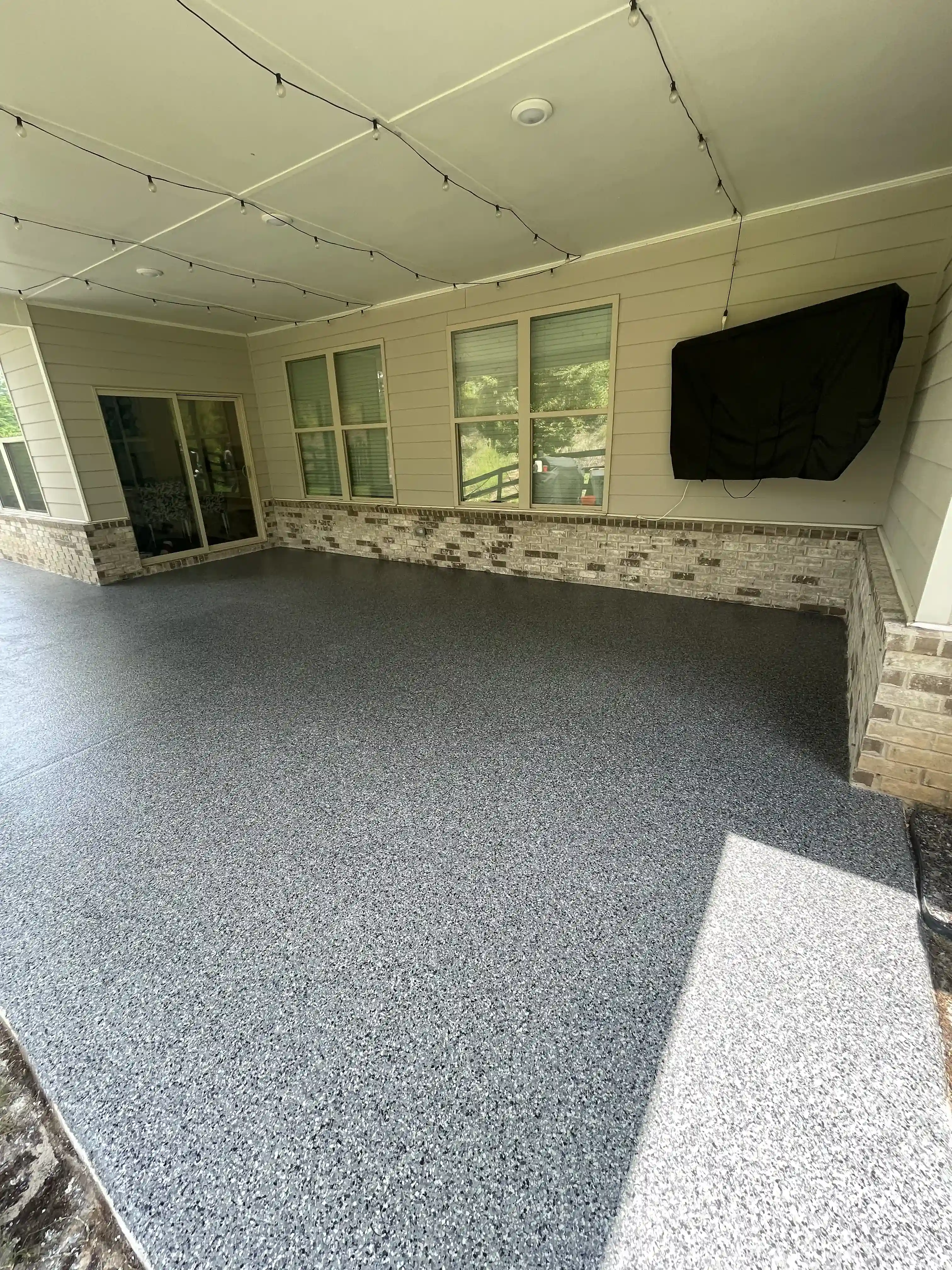 Flaked epoxy floor installation by ACE Luxury Epoxy Floors in North Georgia